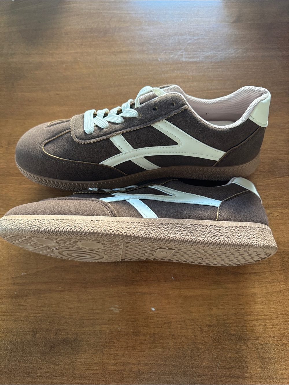 SHEIN Brown and White Women's Retro Sneakers Brand New Size 9